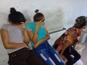 Quadrilha feminina é pega com vários produtos roubados, em Arapiraca
