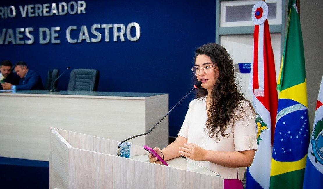 Teca Nelma parabeniza servidores de Maceió por mobilização que garantiu avanços nas carreiras