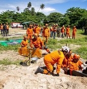 Defesa Civil de Maceió participa de simulado de resgate no Pontal da Barra