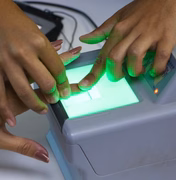 Governo adia exigência da biometria para benefícios do INSS e sociais