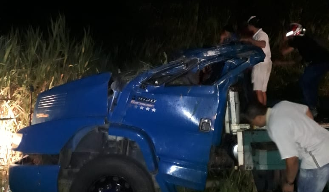 [Vídeo] Presidente da Câmara de Porto Calvo morre em acidente de caminhão
