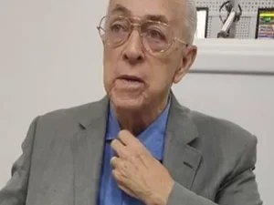 Médico pediatra Dr. Milton Hênio passa por cirurgia e segue na UTI