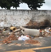 Entulho e lixo são despejados irregularmente perto a Ecoponto