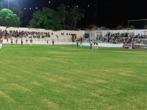 Com um jogador a menos e queda de energia, ASA vence CSE por 2 a 1