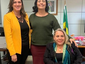 Fabiana Pessoa visita Secretaria Nacional de Políticas para a Mulher 