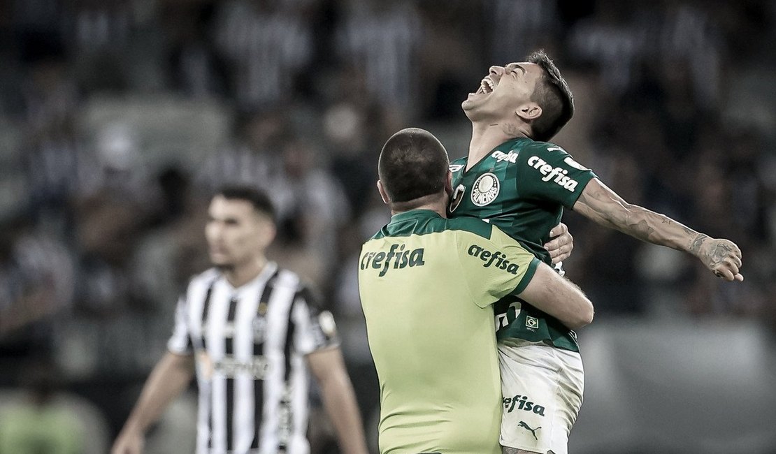 No duelo entre o favoritismo e a estratégia, prevaleceu a tradição. Deu Palmeiras