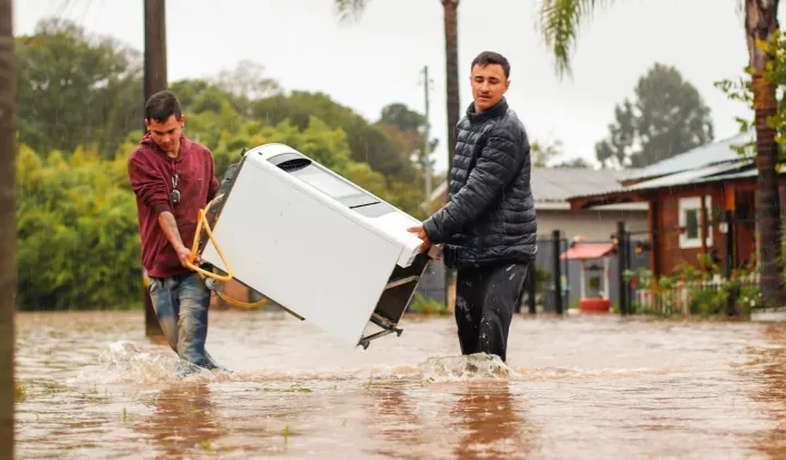Sobe para 28 o número de mortes causadas pela passagem do ciclone no Sul
