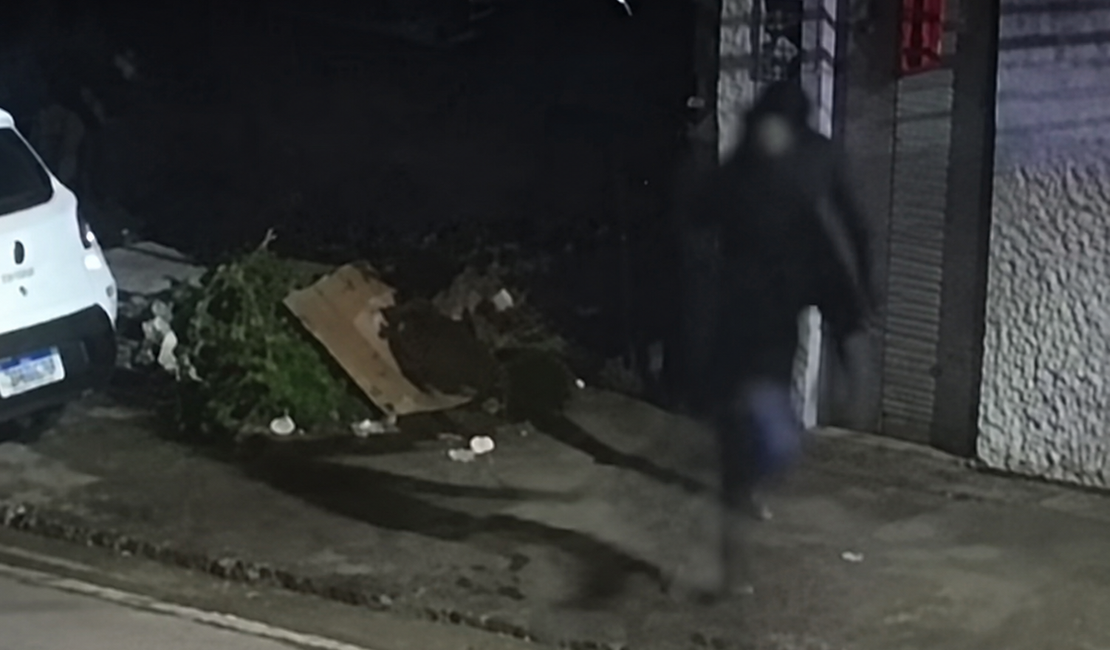 Câmeras registram invasão de residência onde adolescente foi morta a tiros em Murici