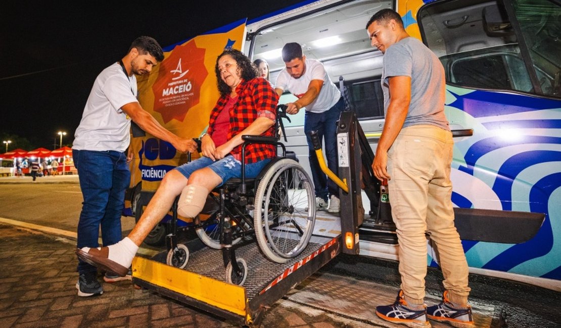 Prefeitura disponibiliza transporte adaptado para pessoas com deficiência no Verão Massayó