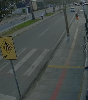 Novo vídeo mostra fisiculturista invadindo pista antes de ser atropelado em Arapiraca