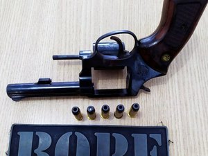 Homem é preso com armas artesanais no Centro de Maceió