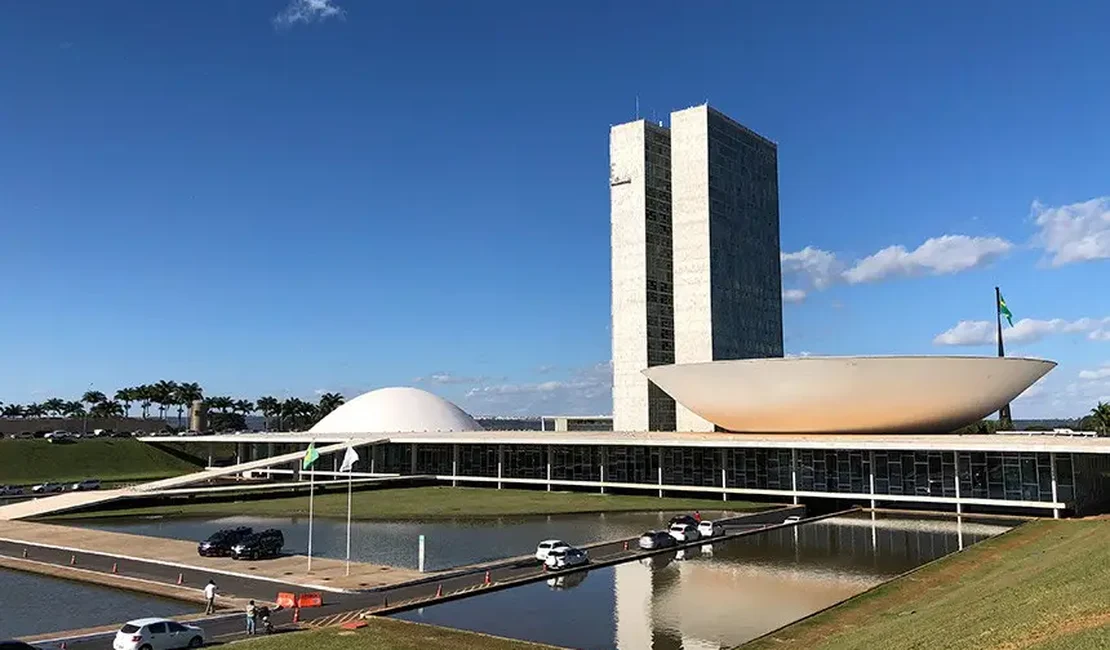 Deputados e senadores elegem presidentes e mesas diretoras no sábado (1º)