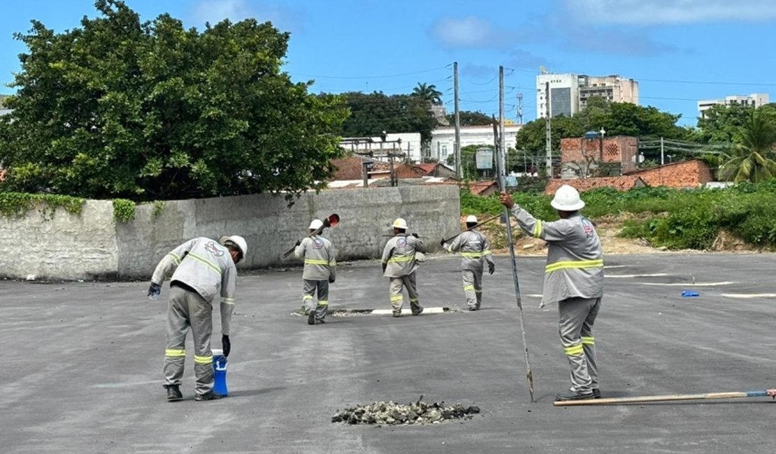 Prefeitura inicia instalação de rede elétrica e iluminação no Novo Mercado da Produção