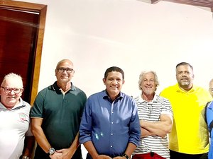 Prefeito recebe diretoria tricolor e reafirma apoio ao clube