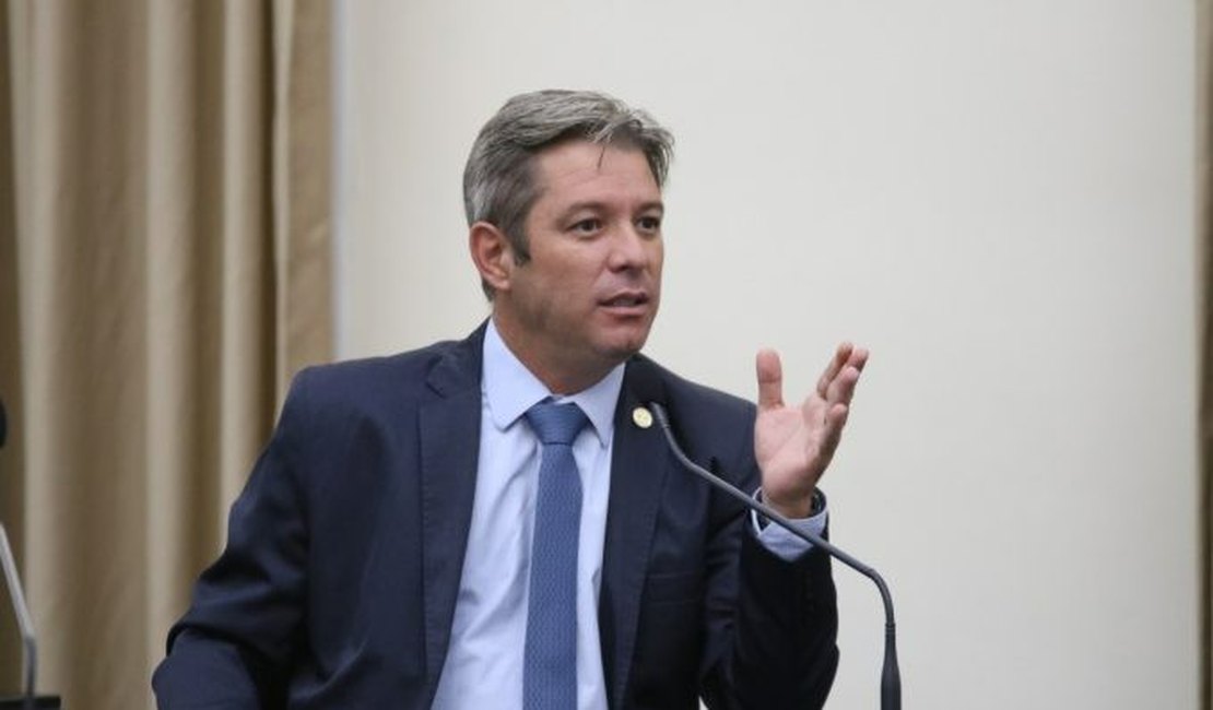 Após conversar com Bolsonaro, deputado Cabo Bebeto pode disputar governo de Alagoas