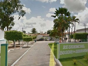 Jovem é detido após danificar móveis e manter irmã em cárcere privado