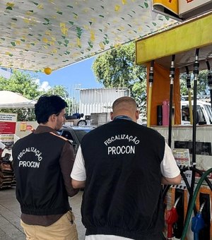 Procon Maceió fiscaliza postos de combustíveis após aumento da gasolina