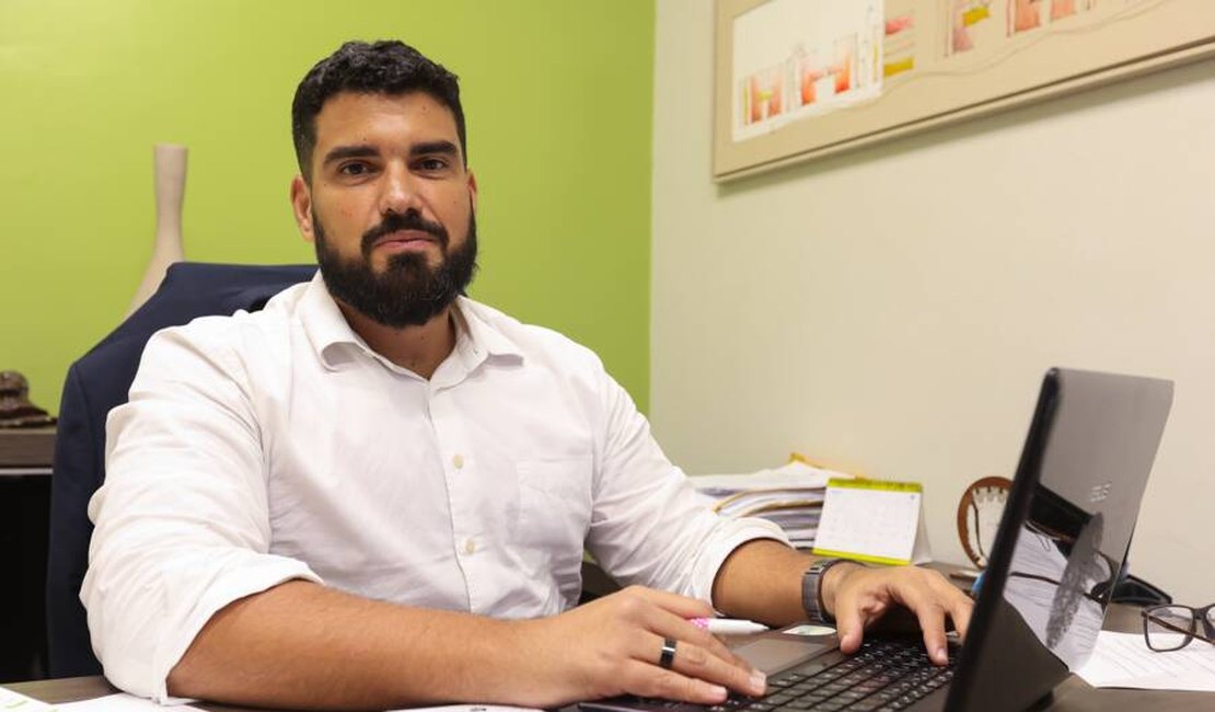 Mais um possível nome para a vice de JHC deve deixar prefeitura, diz jornal