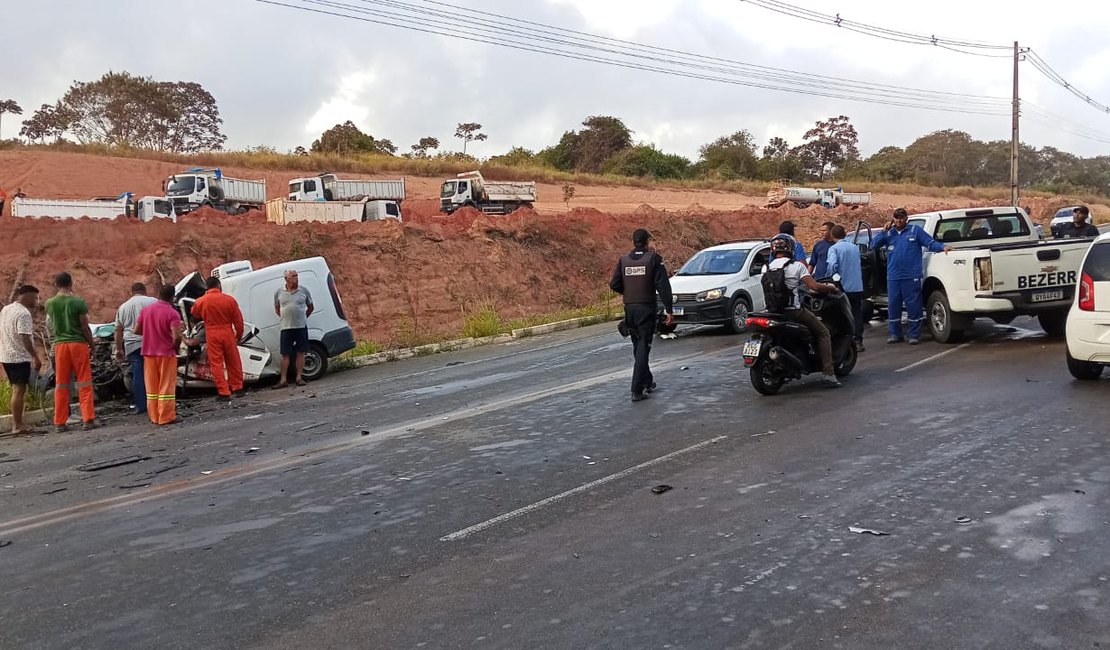 Acidente grave na BR-424 deixa dois feridos e mobiliza resgate em Marechal Deodoro