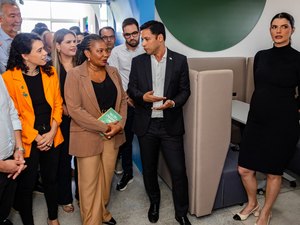 Vice-prefeito inaugura primeiro Parque Biblioteca bilíngue do Brasil, no Benedito Bentes