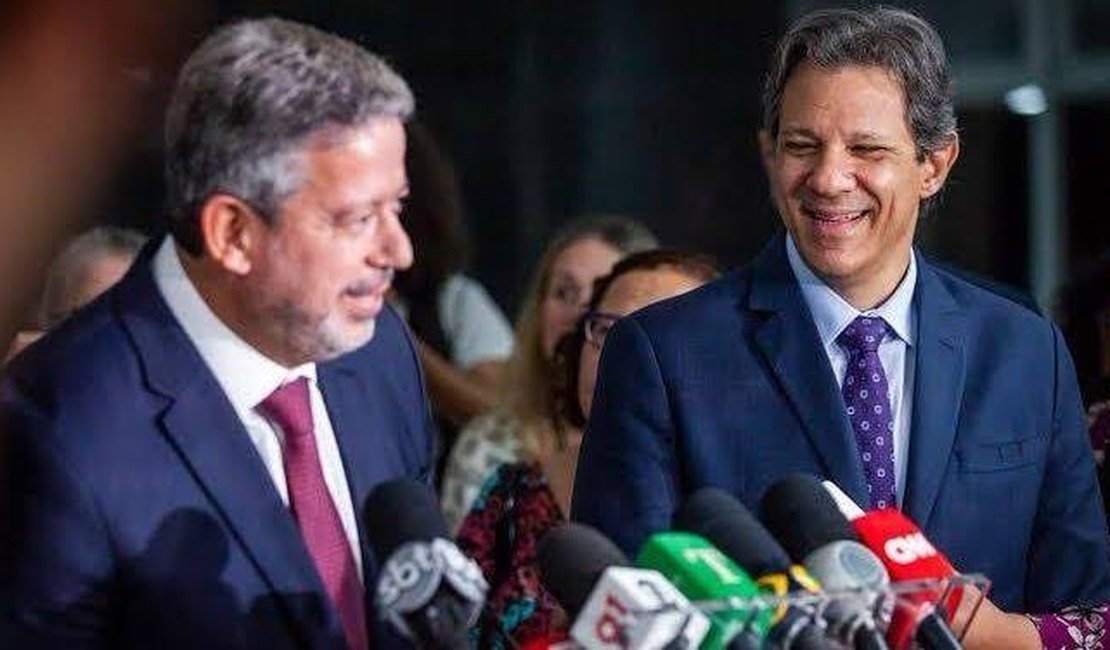 Ministro Haddad agradece a Arthur Lira pela 'determinação de fazer a agenda de reformas avançar' no Brasil