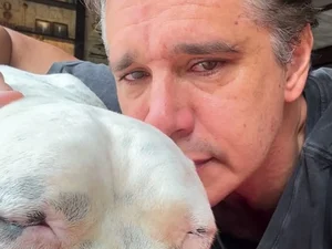 Márcio Garcia chora ao revelar doença de cachorro e pede ajuda