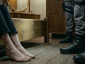 Mulher é encontrada ensanguentada em cima da cama após ataque de ex-marido em Maceió