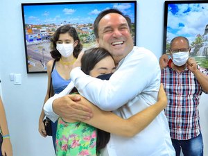 Luciano Barbosa e estudantes definem transporte universitário para Ufal, Ifal e Palmeira