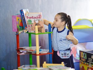 Prefeitura de Palmeira dos índios entrega mais de 11 mil fardamentos para escolas municipais