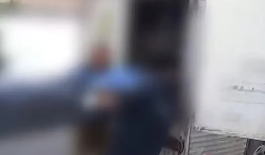 Homem vai até a casa da ex-mulher e mata babá dos filhos a facadas em Maceió