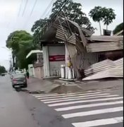 Cobertura de posto de combustíveis desaba no Trapiche da Barra