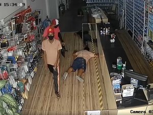 Estabelecimento comercial é assaltado em Santana do Ipanema por criminosos armados