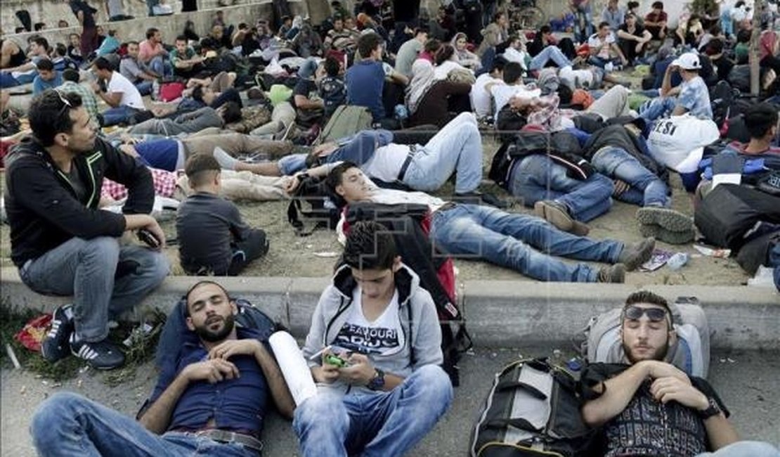 Sírios começam a entrar legalmente na Europa