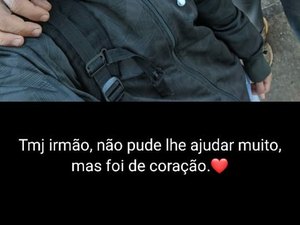 Jovem que tirou o próprio casaco e doou a morador de rua quando fazia 6°C recebe oferta de emprego em MS