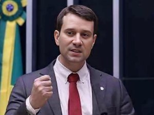 Daniel Barbosa reage à taxação de Trump: “Brasil não aceitará chantagens e pressões desleais”