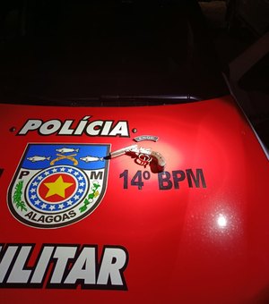 Foragido da Justiça por caso de ameaça é preso com arma de fogo em Jundiá