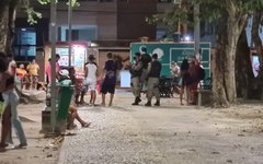 Operação flagra aglomeração de adolescentes na orla de Maceió