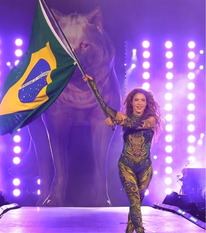 Shakira faz post de agradecimento após show em Copacabana: 'Inesquecível e arrepiante'