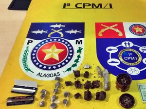 Dupla suspeita de tráfico de drogas é presa após denúncias