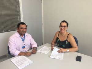 Lagoa da Canoa firma contratos com Ministérios para execução de várias obras  