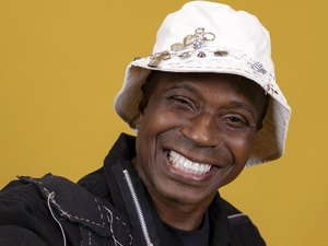 Edilson é expulso do Big Brother após cometer agressão contra Leandro Boneco