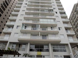 Tríplex atribuído a Lula tem dívida de R$ 80 mil com IPTU 