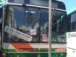 Ônibus coletivo é alvo de criminosos no Centro de Maceió