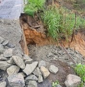 DER contém erosão em acostamento da rodovia AL-210, entre Viçosa e Cajueiro