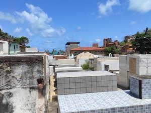 Dia de Finados deve movimentar mais de 20 mil pessoas em cemitérios de Maceió