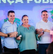 Ao lado do ministro Jader Filho, Paulo Dantas entrega Cisp e 250 casas em Santana do Ipanema