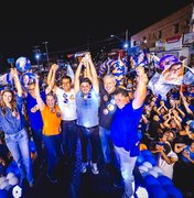 Em Craíbas, JHC recebe apoio do prefeito Teófilo Pereira e reúne multidão