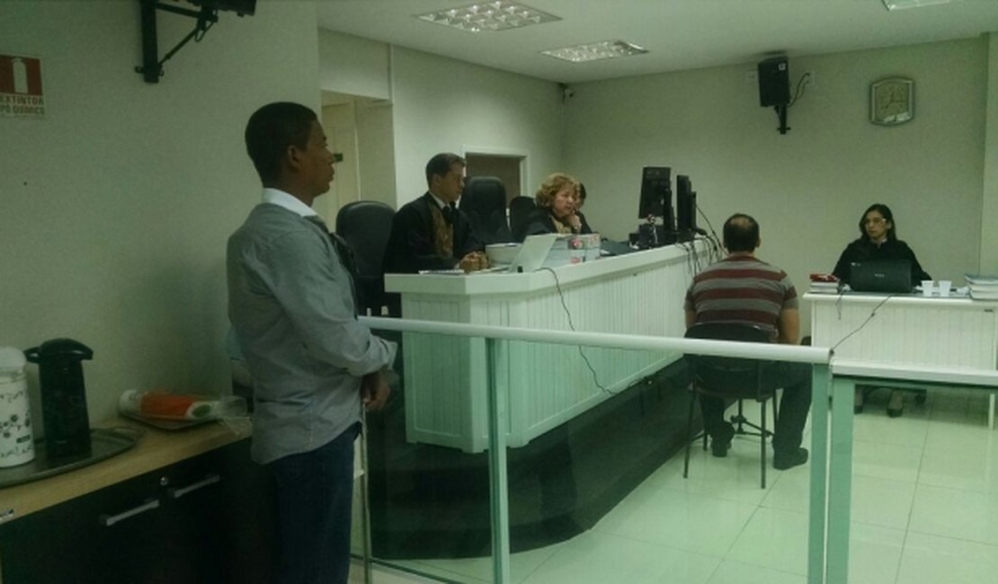 Homem que assassinou mulher grávida é condenado a vinte anos de prisão