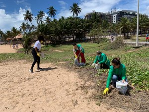 Ação retira mais de 70 quilos de recicláveis na orla marítima da capital