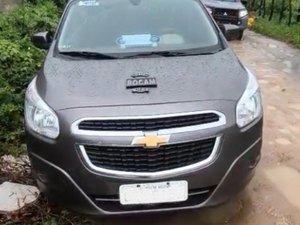 Polícia Civil recupera carro roubado da casa da mãe do prefeito de Pão de Açúcar